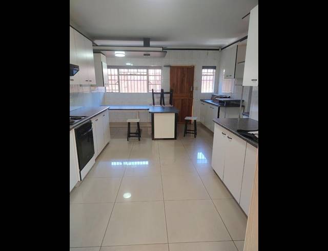 4 BEDROOM HOUSE FOR SALE IN VAALPARK
